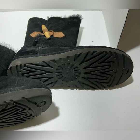 UGG WOMEN'S KEELY SHEARLING LINED BOOTIES,BLACK, US SIZE 7 - Picture 2 of 6